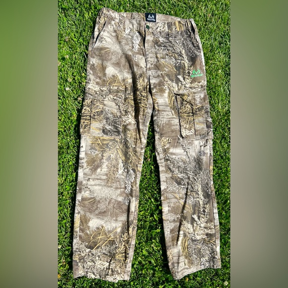 Realtree Black and Gray Camouflage Pants Cargo Size 32/34 - Picture 1 of 13